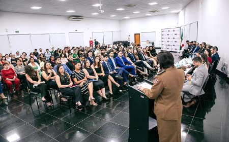 Solenidade de entrega de carteiras da OAB em Patos de Minas