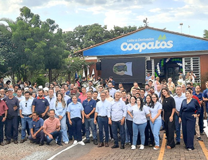 Coopatos realiza solenidade de posse da nova diretoria e  comemora seus 69 de fundação