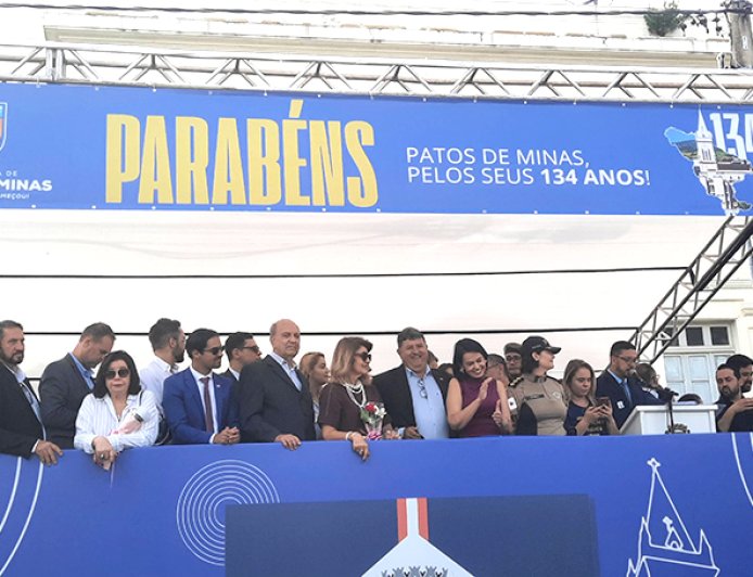Desfile comemorou os 134 anos de Patos de Minas