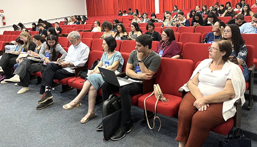 Educação em pauta - Jornada das Licenciaturas começa com reflexões sobre democracia no Unipam