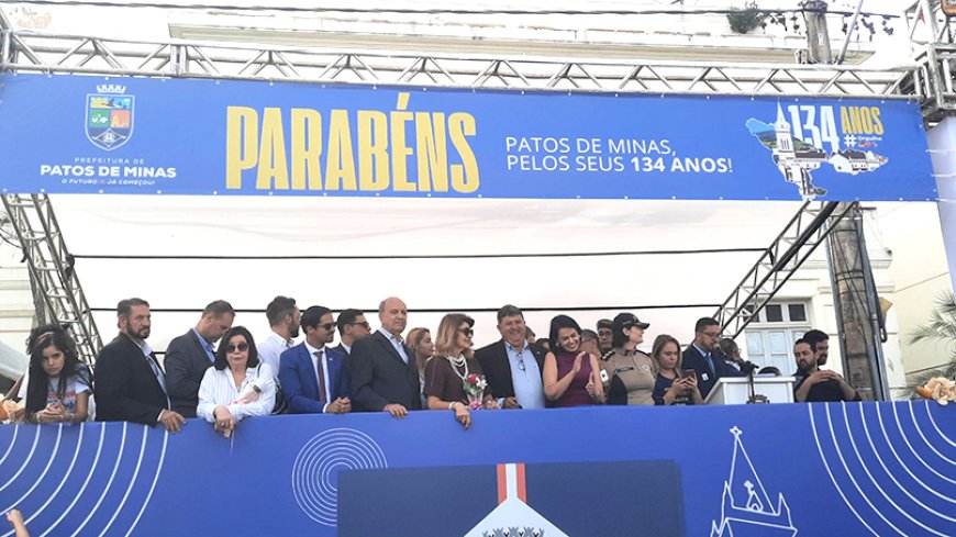 Desfile comemorou os 134 anos de Patos de Minas