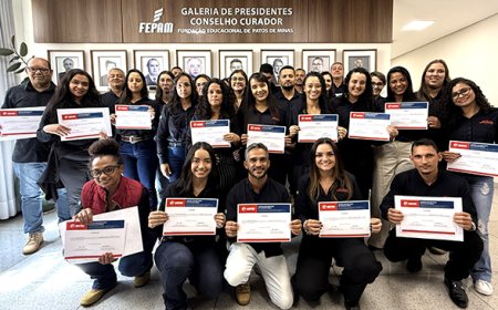 Unipam entrega certificados de curso de liderança para gestores do Grupo Jóia Sementes