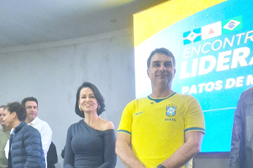 Flávio Bolsonaro participa de encontro político e visita a Fenamilho em Patos de Minas