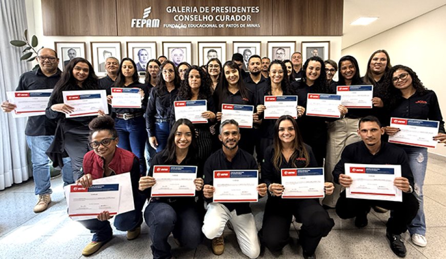 Unipam entrega certificados de curso de liderança para gestores do Grupo Jóia Sementes