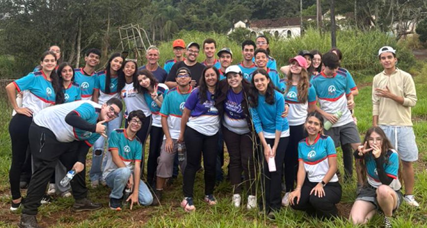 Visita ao Chapadão do Ferro, em Patrocínio, amplia conhecimentos dos estudantes do Colégio Universitário