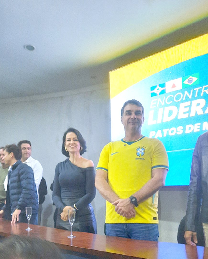 Flávio Bolsonaro participa de encontro político e visita a Fenamilho em Patos de Minas